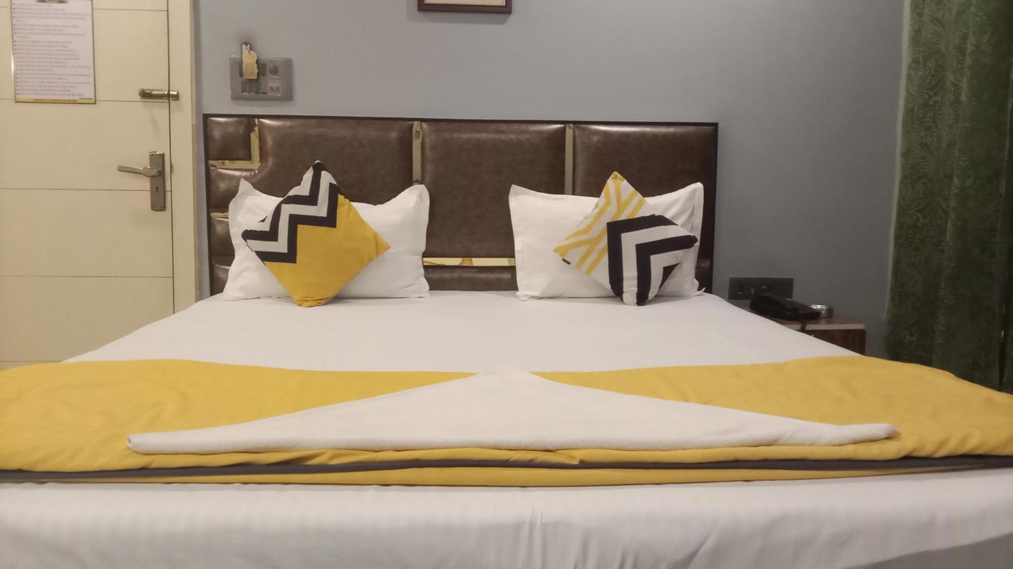 The Promise Hotel And Resort Tajpur Rom bilde