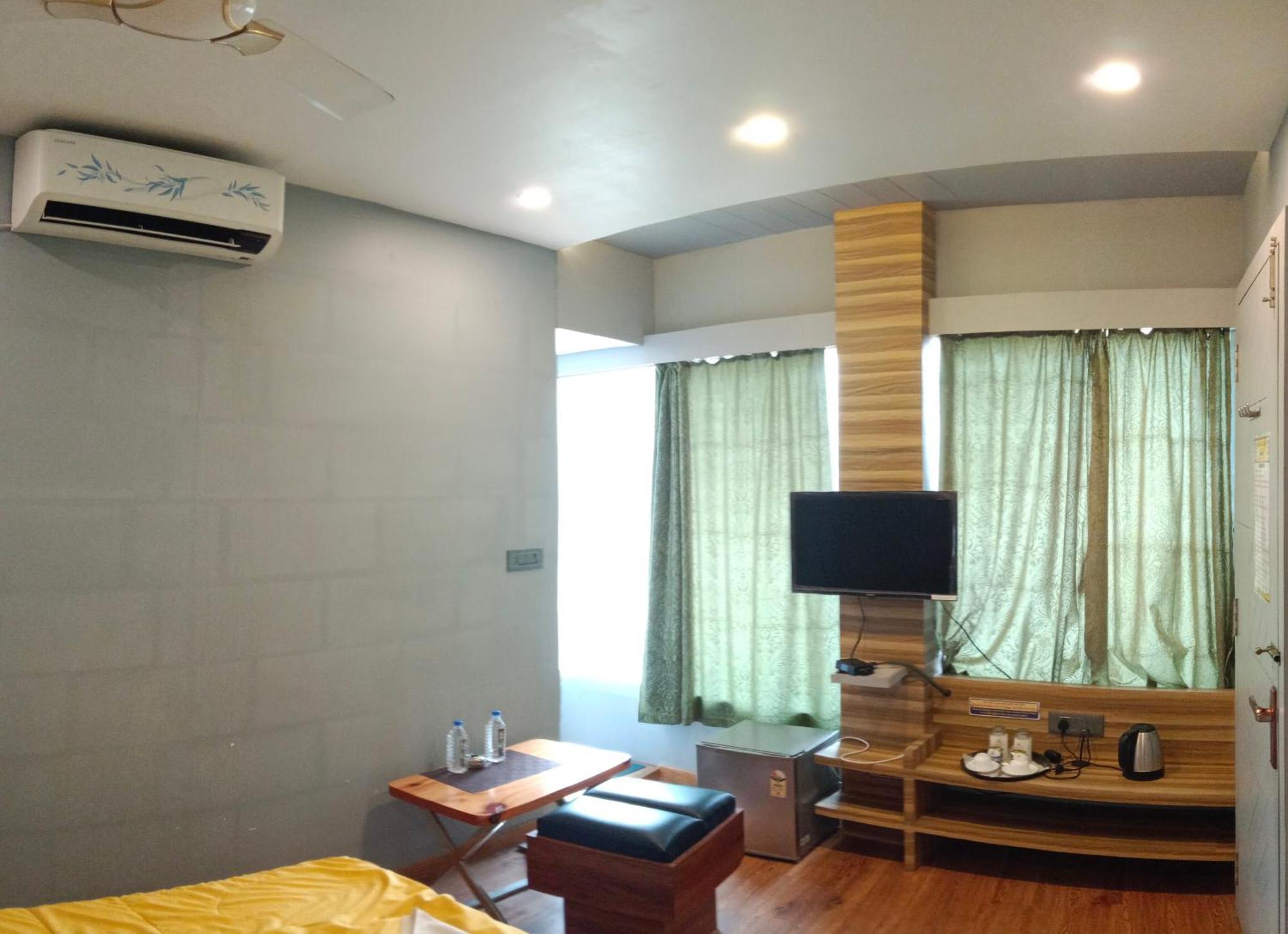 The Promise Hotel And Resort Tajpur Rom bilde